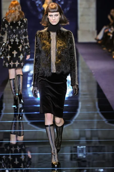 Look 17